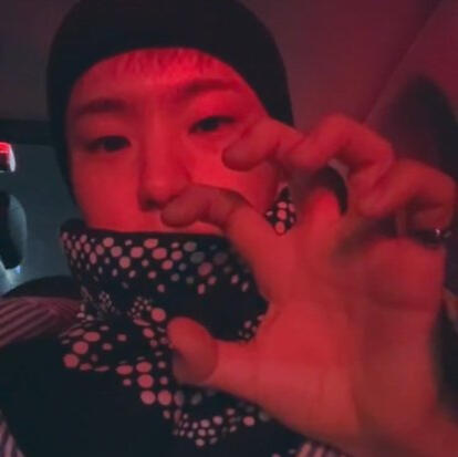 250121 🐯🚕🤫 i’m in the taxi on my way to my parents’ home so i can’t talk but if you want to watch, watch (cutely)