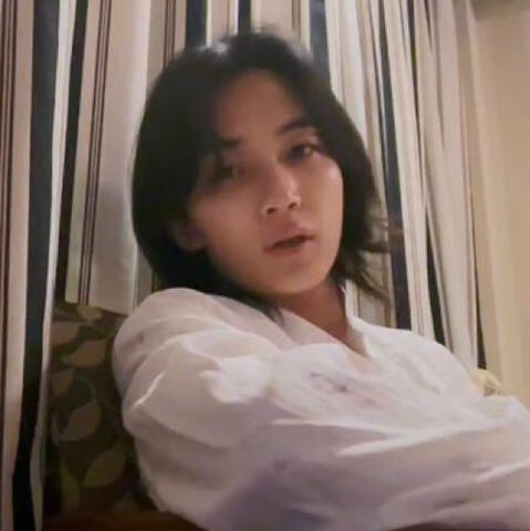 230518 what's up with the screen, just for people who don't have anything to do i really have nothing